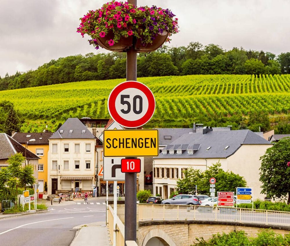 countries-schengen-area-2021-214376443-min